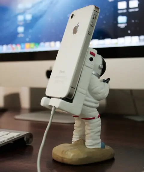 Astronaut Phone Holder