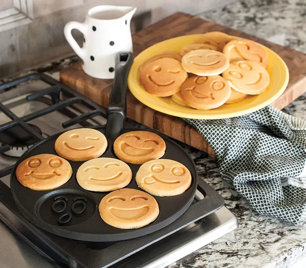 Nordic Ware Smiley Face Pancake Pan, photo 5