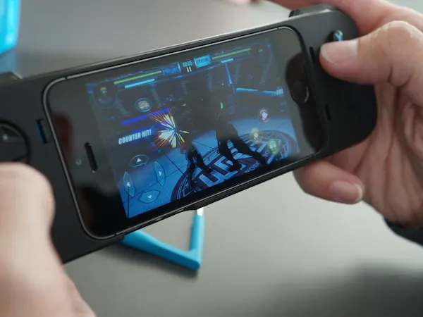 Logitech PowerShell Controller For iPhone 5