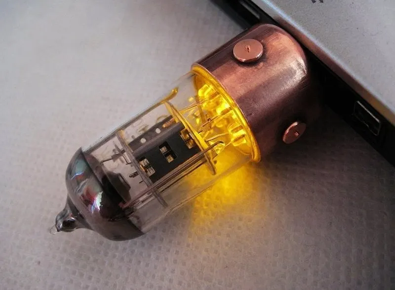 Radio Tube USB Flash Drive