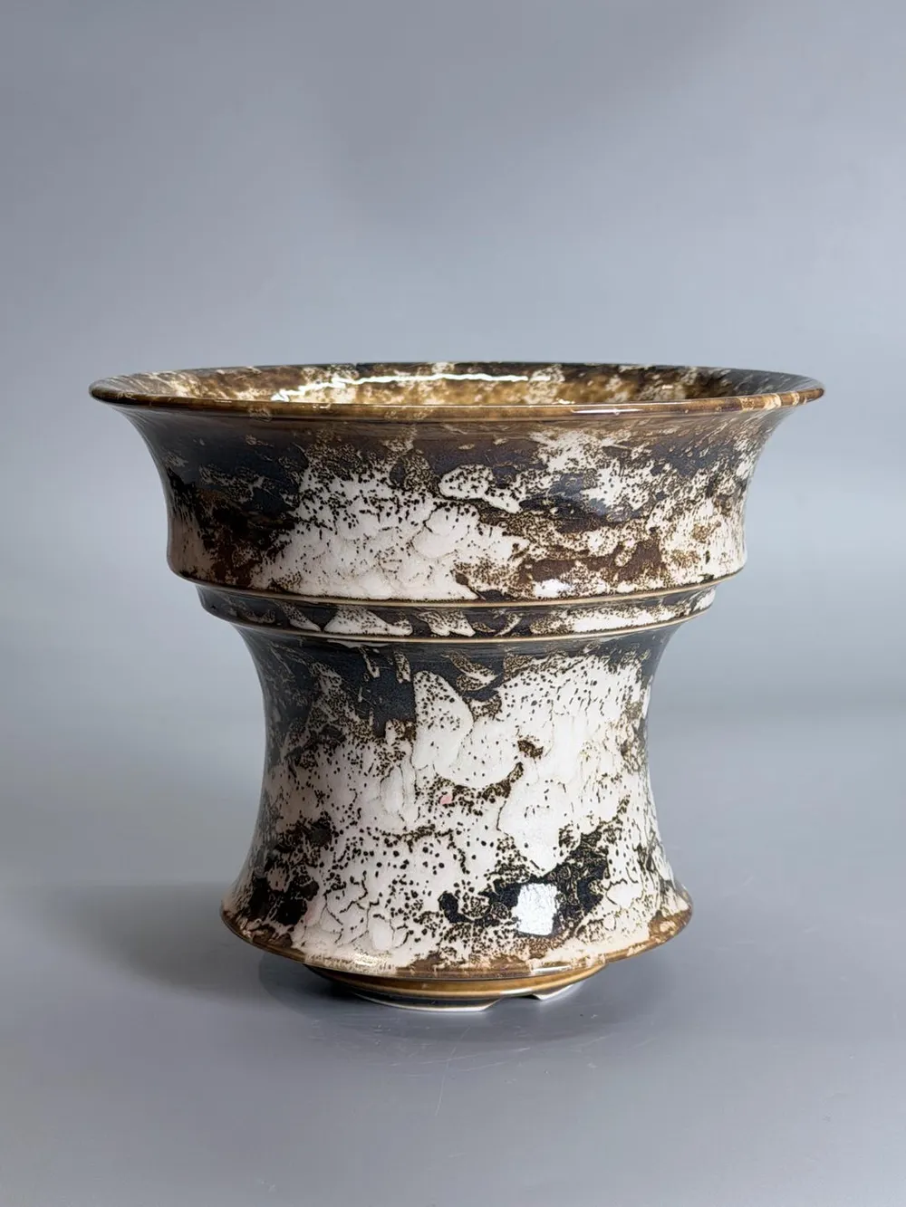 Snow on Weathered Rock Caudex Pot