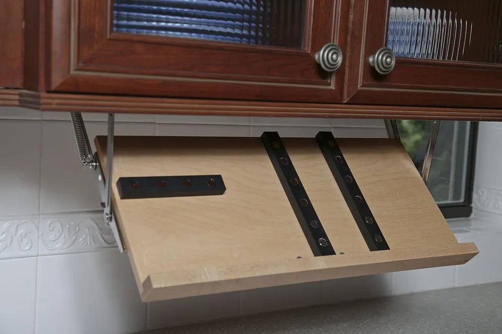 The Drop Block Under Cabinet Knife Rack, photo 2