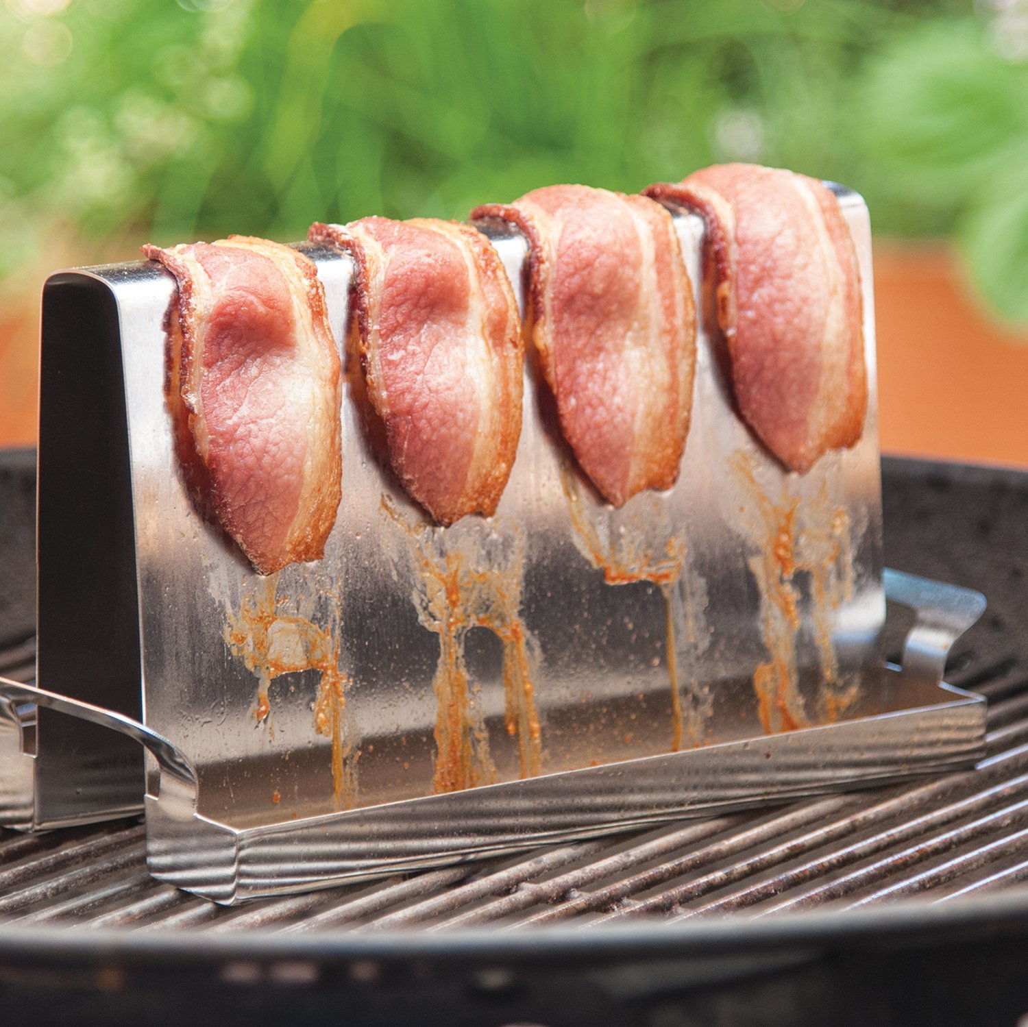 This bacon grilling rack will cook your delicious bacon without